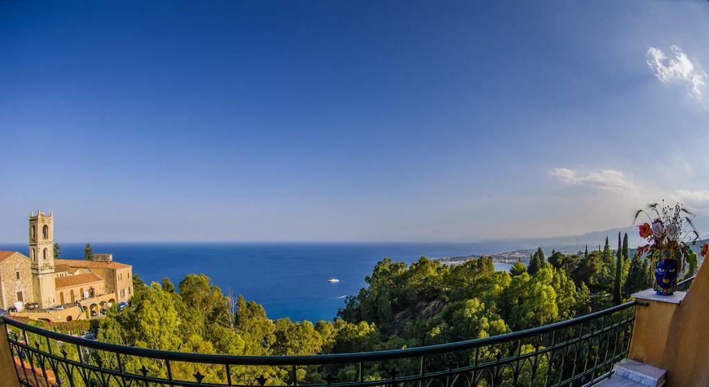 Hotel Villa Riis Taormina Exterior photo
